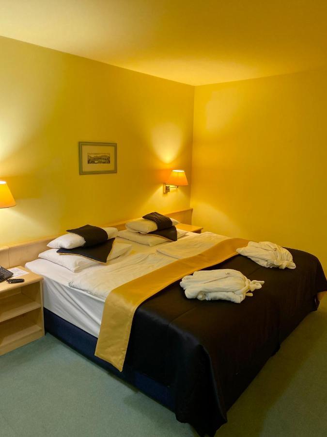 Parkhotel Na Baracke Nová Dubnica Dış mekan fotoğraf