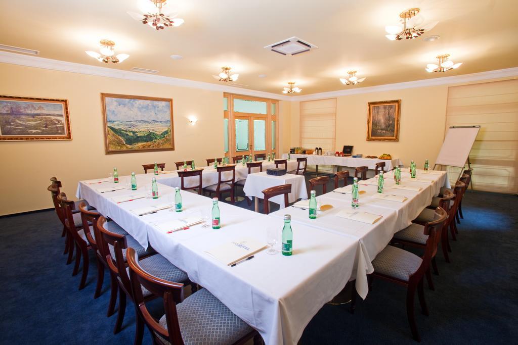 Parkhotel Na Baracke Nová Dubnica Dış mekan fotoğraf
